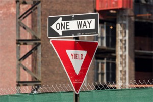 One way/yield sign